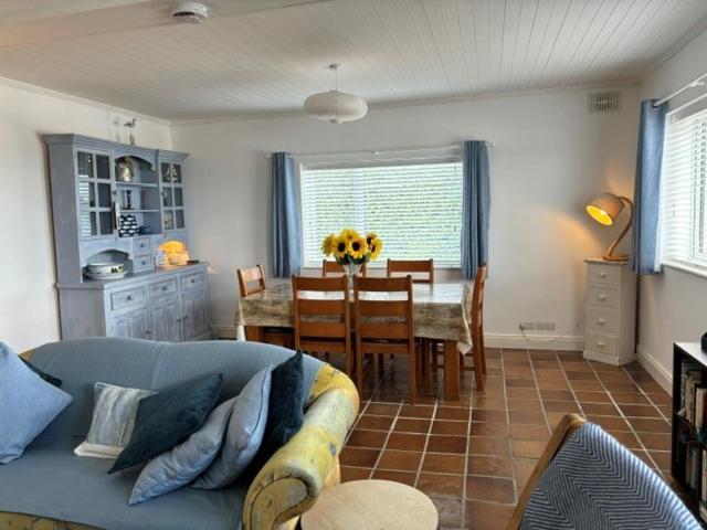 Beachcomber Cottages Ballyconneely Ruang foto
