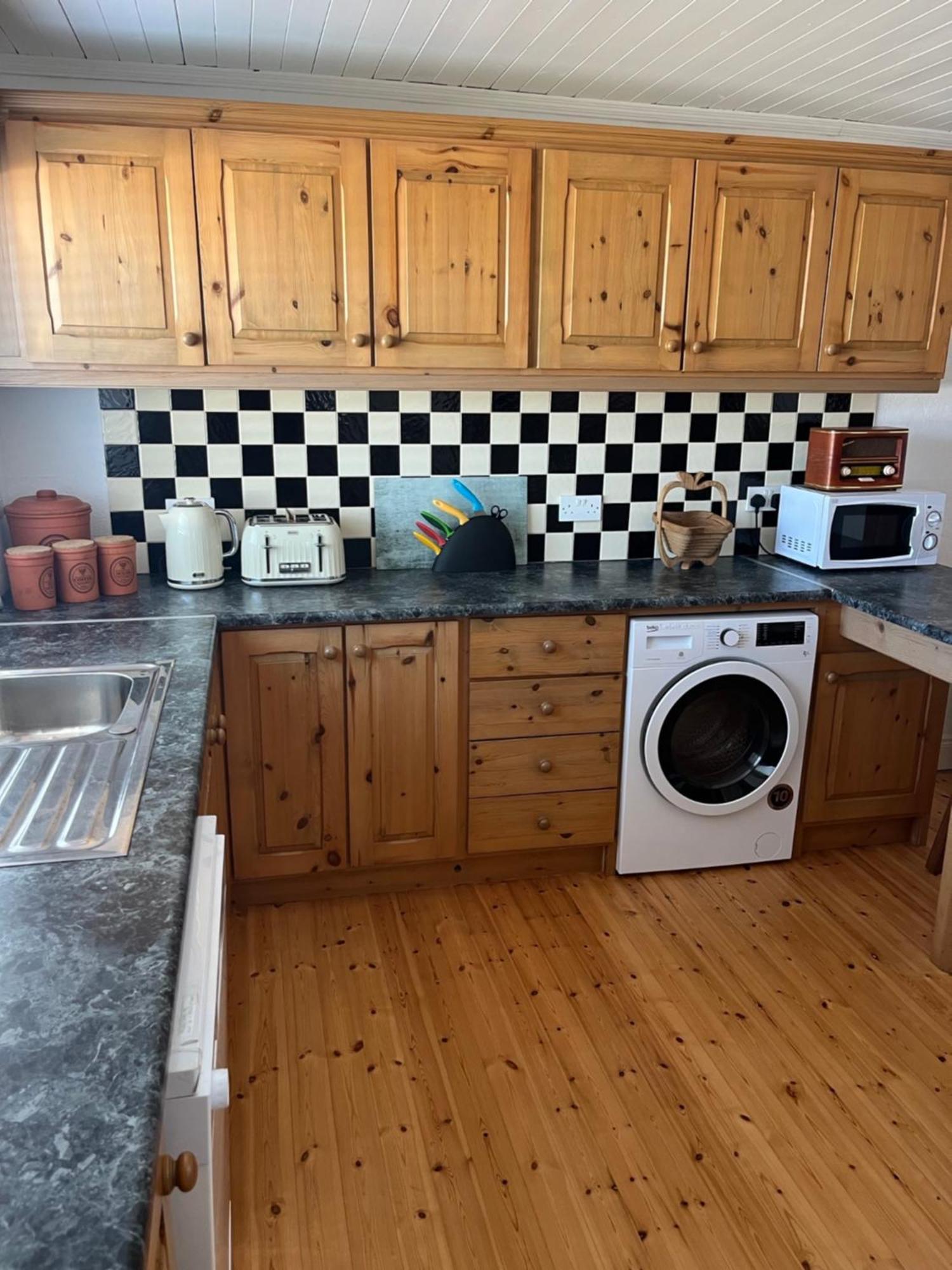 Beachcomber Cottages Ballyconneely Bagian luar foto